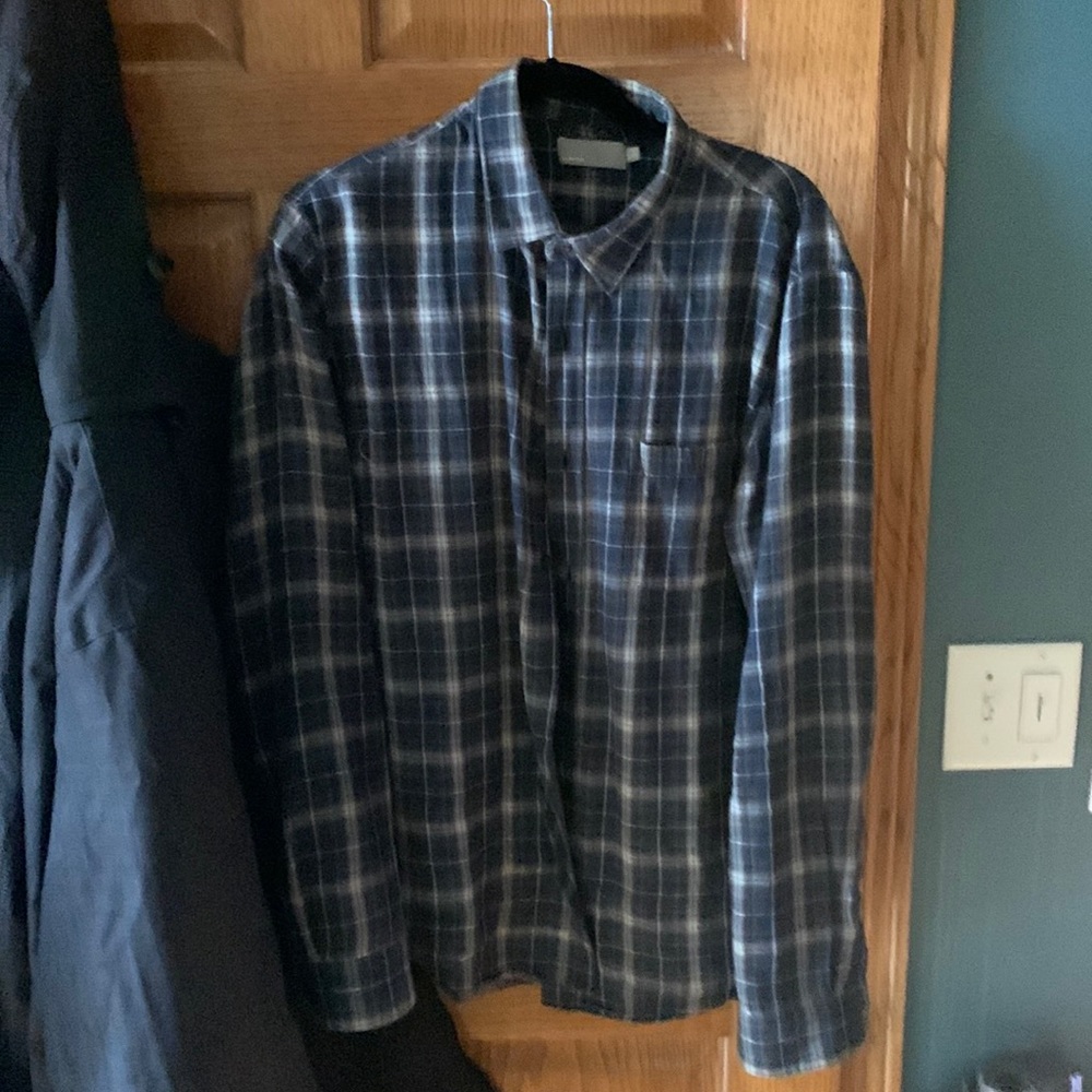 Vince button down
